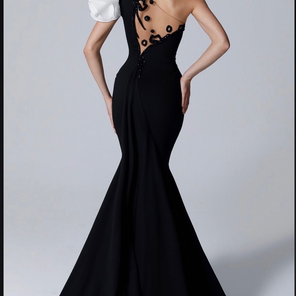 Fouad Sarkis Asymmetrical Sheath Gown - Picture 4 of 6